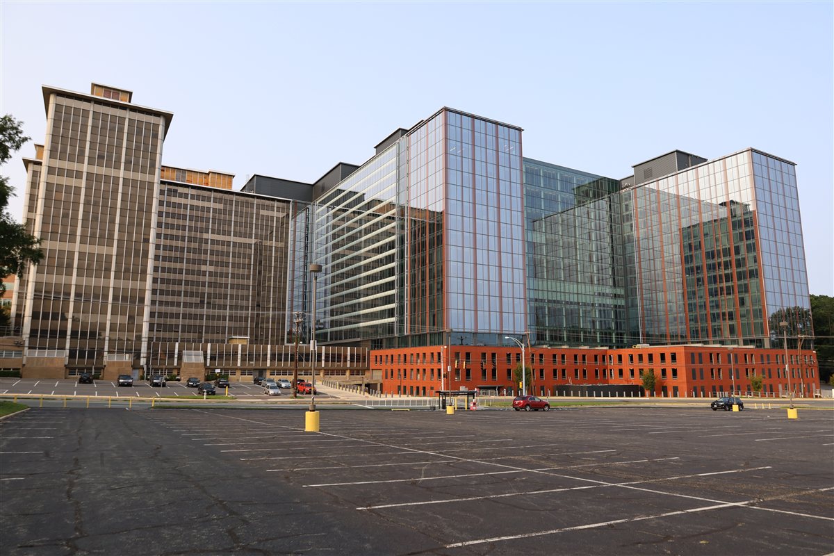 Federal health agencies building connected to government shutdown medicaid benefits administration